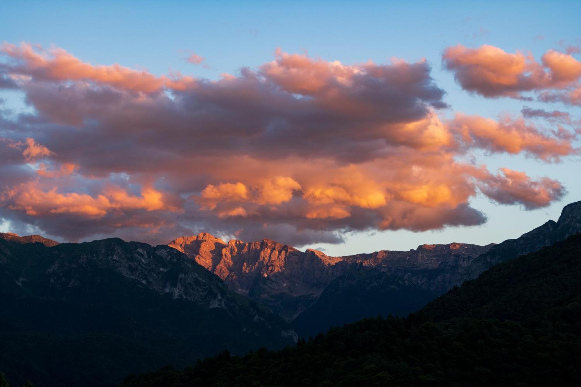 Iduevagamondi - Ospitalita Rurale Famigliare Di Montagna Bed & Breakfast Chiusa di Pesio Exterior foto